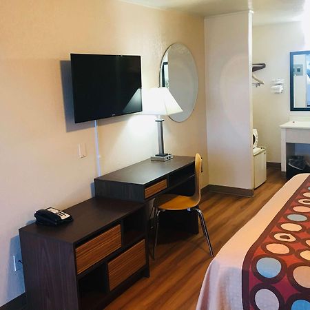 ซูเปอร์ 8 บาย วินด์แฮม นิวเบดฟอร์ด Hotel เอแวนสตัน ภายนอก รูปภาพ