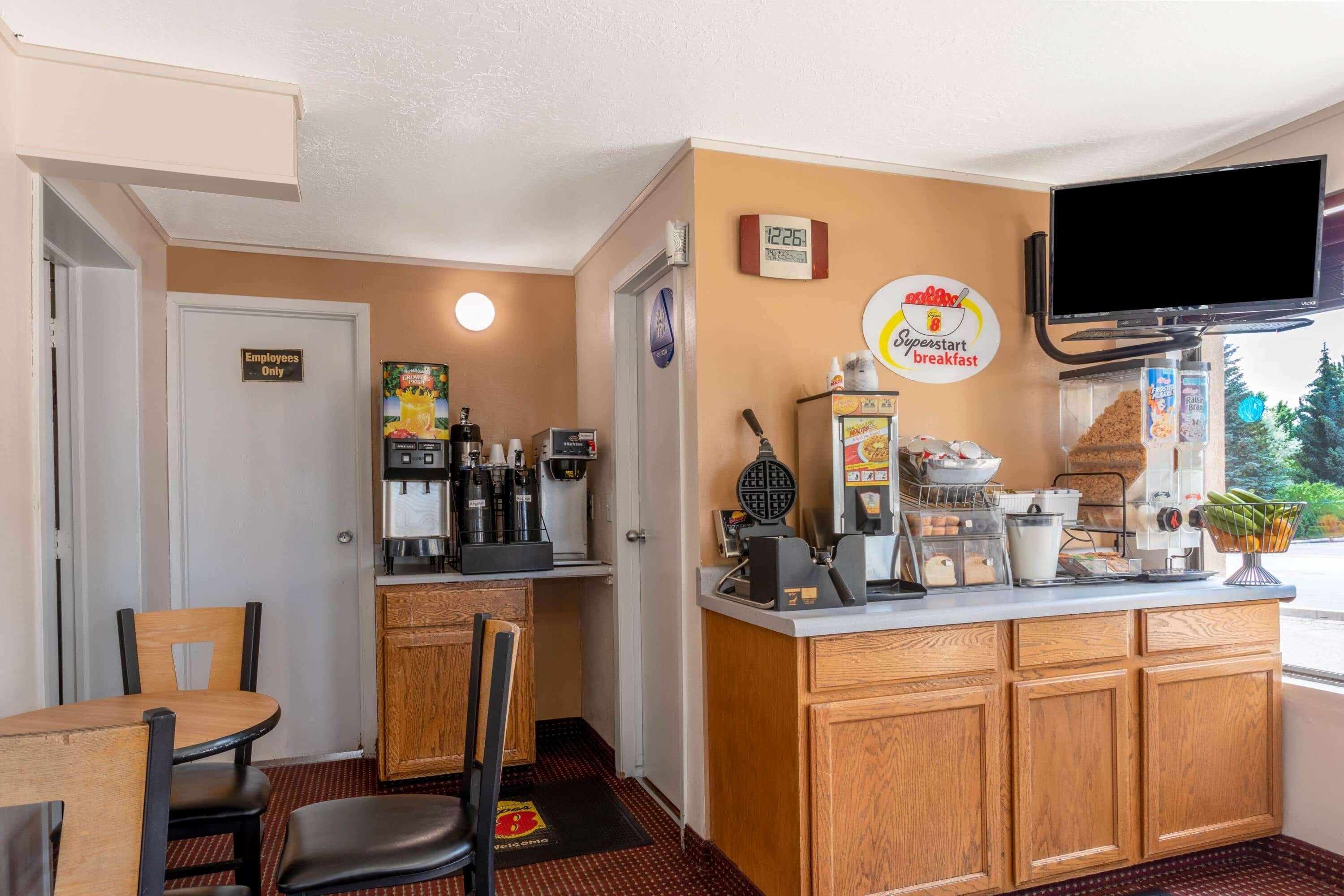 ซูเปอร์ 8 บาย วินด์แฮม นิวเบดฟอร์ด Hotel เอแวนสตัน ภายนอก รูปภาพ