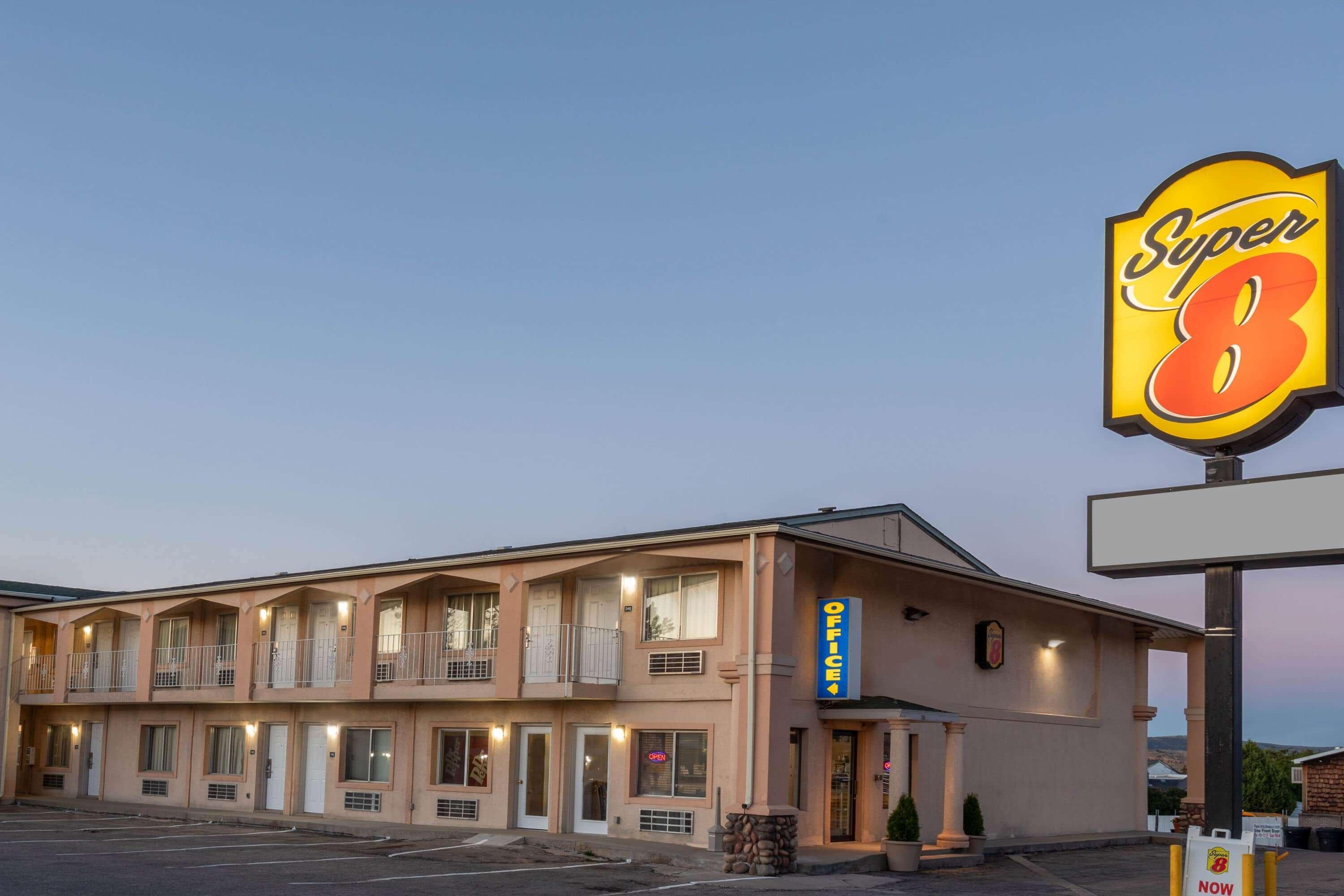 ซูเปอร์ 8 บาย วินด์แฮม นิวเบดฟอร์ด Hotel เอแวนสตัน ภายนอก รูปภาพ